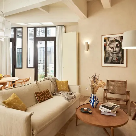 Cosy 1br With Outside Space Neighboring Le Marais Paris