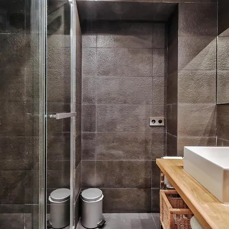 Jardin Prive - Gorgeous 3 Bed House In Le Marais Apartment