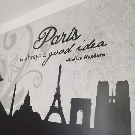 Arty Porte De Versailles By River Hostel Paris