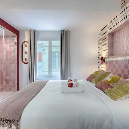 Apartment Les Halles - Luxurious & Colorful 4bd For 16 Guest Paris