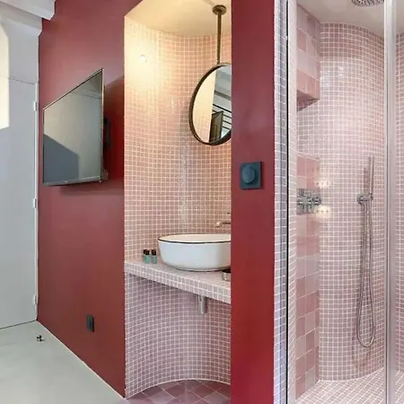 Les Halles - Luxurious & Colorful 4bd For 16 Guest
