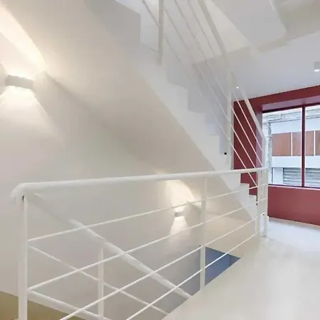 Les Halles - Luxurious & Colorful 4bd For 16 Guest Apartment