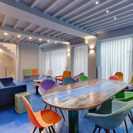 Les Halles - Luxurious & Colorful 4bd For 16 Guest Apartment Paris