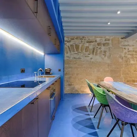 Les Halles - Luxurious & Colorful 4bd For 16 Guest