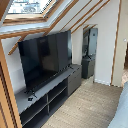 1 Opera - Modern Fully Furnished