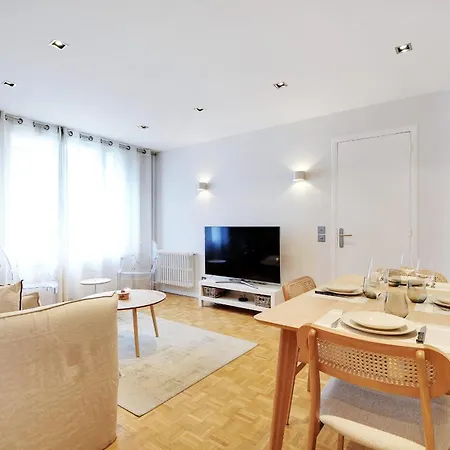 Parc Des Expositions Beautiful 4 Peoples Apartment