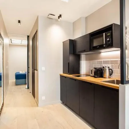 Du Louvre Apartment *