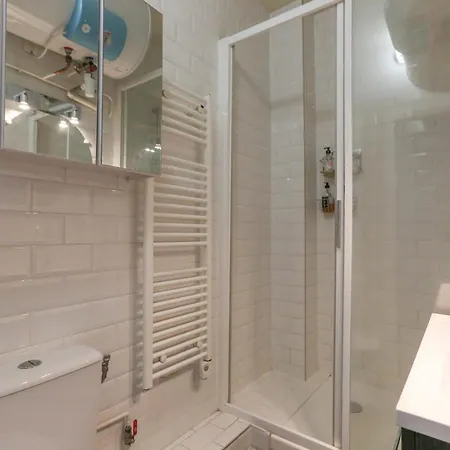 Bright And Charming In The 12th Appartement Paris