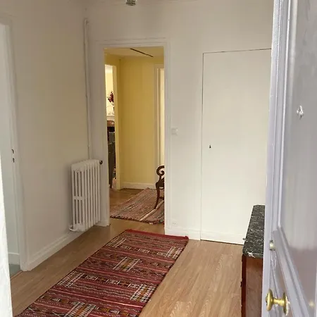 Arc De Triomphe - Champs Elysees - Super Emplacement - 5e Etage - Balcon - 60 M2