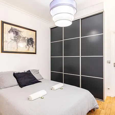 Guestready - Modern Delight Near Attractions Paris