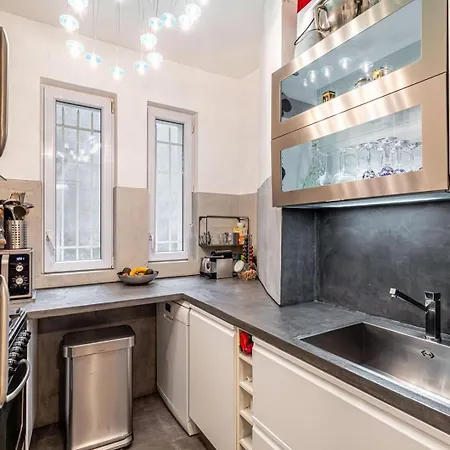 Apartment Guestready - Modern Delight Near Attractions