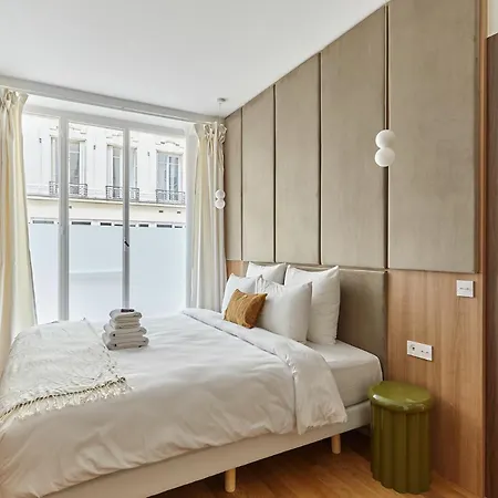 Exceptional 3 Bedrooms Heart Of By Prestige Apartment *