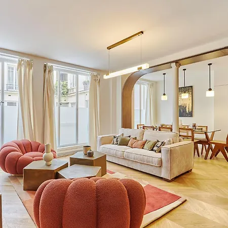 Exceptional 3 Bedrooms Heart Of By Prestige Apartment *