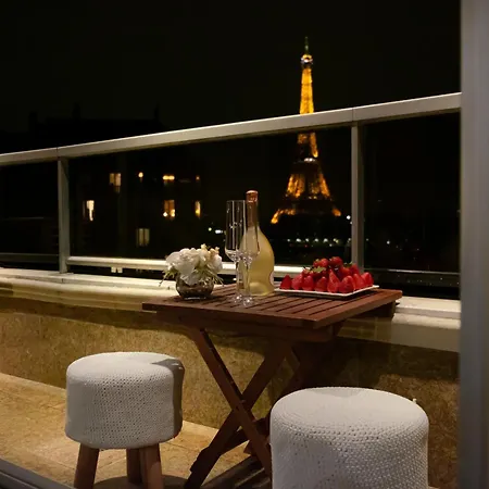Les Amoureux De La Tour Eiffel 招待所
