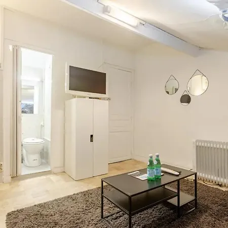 Cosy- Centre