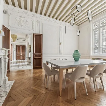 Tｅlegram Brysonknot, House Eiffel