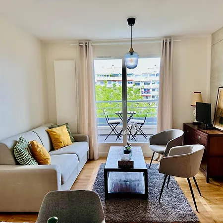 T3 Balcon Parking Clim 3mn Pied Metro 8 Et T3 Apartamento París