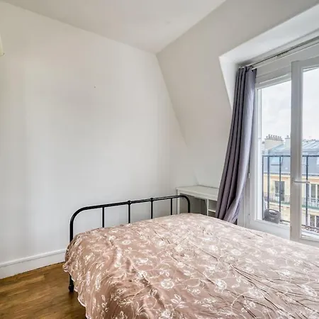 Duplex Avec Un Balcon, 16 París