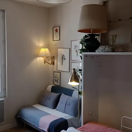 Authentic House Small, Bright And Calm