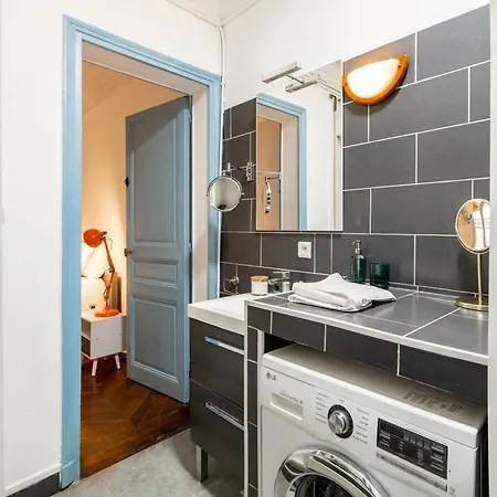 Apartment Stylish 2-bedroom Near The Famous Moulin Rouge Paris
