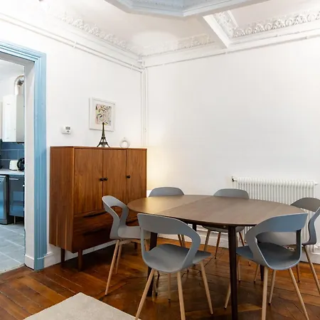 Stylish 2-bedroom Near The Famous Moulin Rouge *