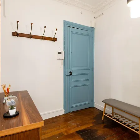 Stylish 2-bedroom Near The Famous Moulin Rouge *