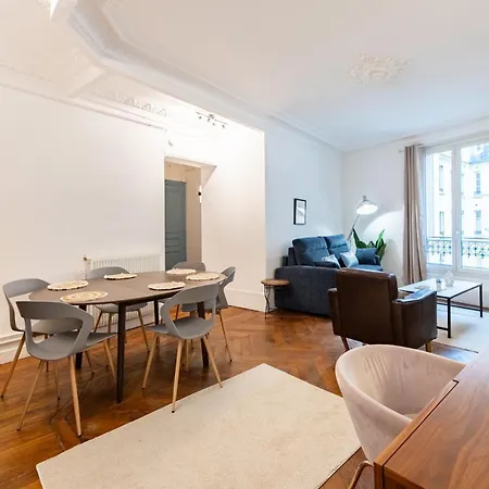 Stylish 2-bedroom Near The Famous Moulin Rouge