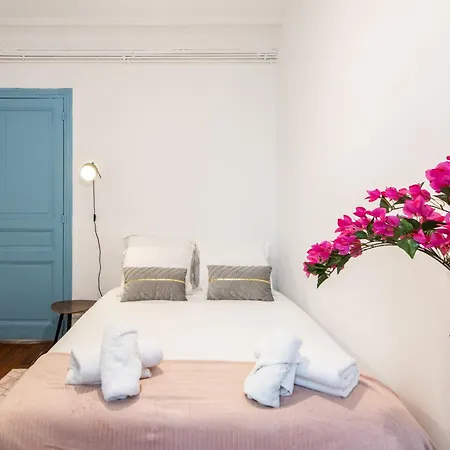 Stylish 2-bedroom Near The Famous Moulin Rouge Apartment Paris