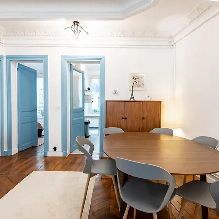 Stylish 2-bedroom Near The Famous Moulin Rouge Apartment