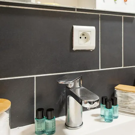 Apartment Stylish 2-bedroom Near The Famous Moulin Rouge *