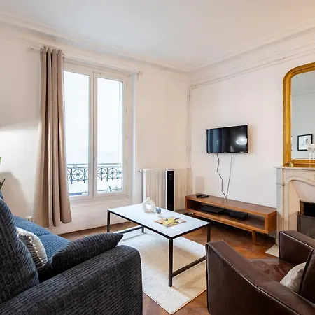 Stylish 2-bedroom Near The Famous Moulin Rouge Apartment