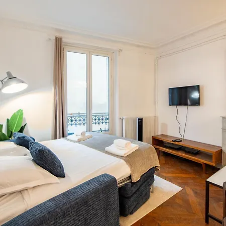 Stylish 2-bedroom Near The Famous Moulin Rouge * Paris