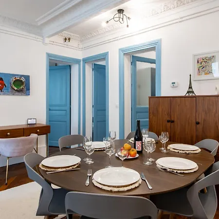 Stylish 2-bedroom Near The Famous Moulin Rouge Apartment