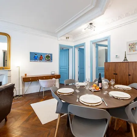 Stylish 2-bedroom Near The Famous Moulin Rouge *