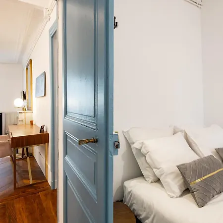 Stylish 2-bedroom Near The Famous Moulin Rouge * Paris