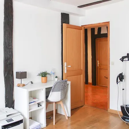 Spacious Duplex In The Heart Of Apartman Párizs
