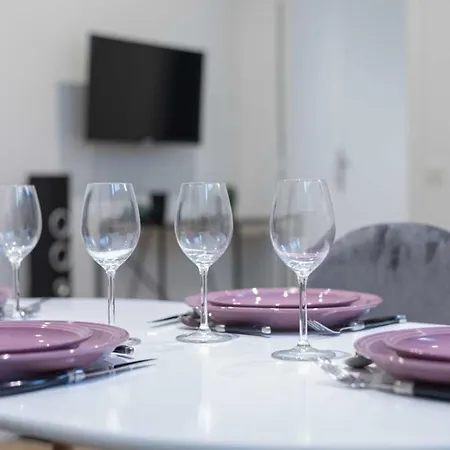 By Buttes Chaumont Park Parisian Freshness 12 Apartment *