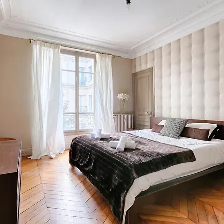 Victor Hugo Trocadero Luxury 4br Apartment
