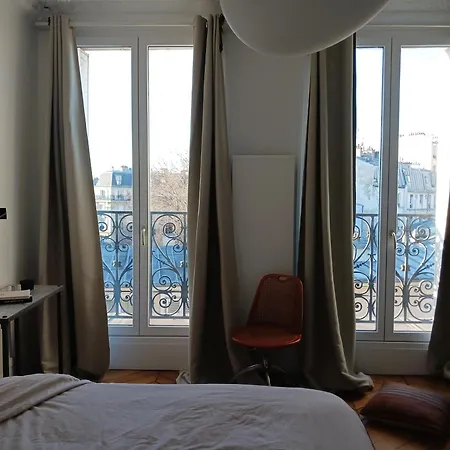 - Montmartre Apartment *