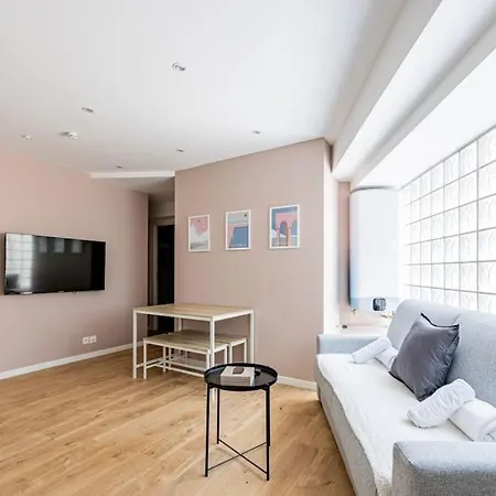 Charme Parisien 6 Personnes, 2 Chambres, 19eme Apartment Paris