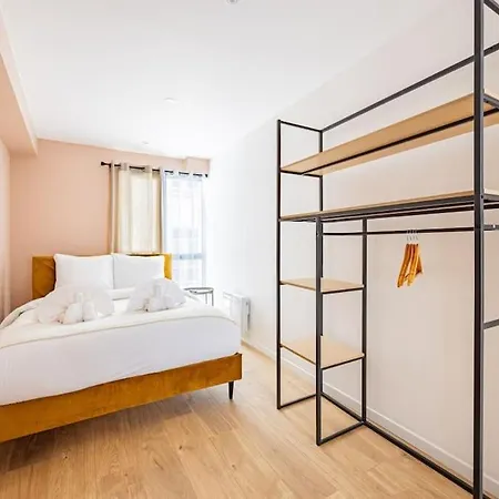 Charme Parisien 6 Personnes, 2 Chambres, 19eme Apartment