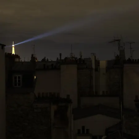 D'artiste Au Coeur De * Paris