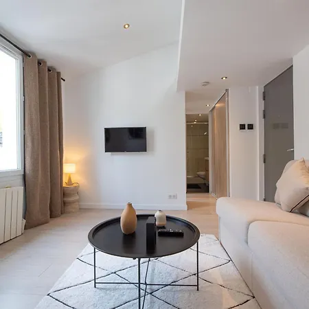Stunning Flat In *