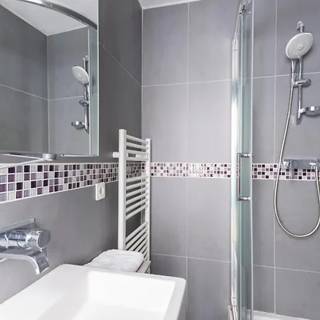 Guestready -cozy With Eiffel Tower View Apartment Paris