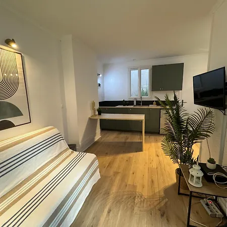 Invalides By Edelsam Apartment