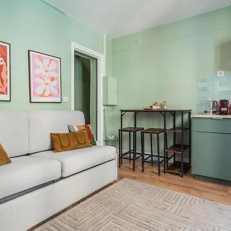 Studio Porte Dore Bois De Vincennes Paris