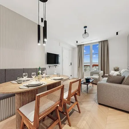 De Luxe Et Elegant Apartment