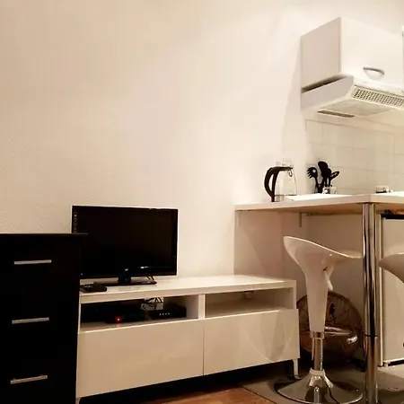 Functional Apartment, Belleville, 11 Paris