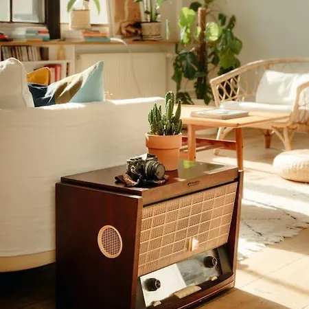 Sublime Loft Avec Verrieres Sur Le Canal St Martin 巴黎