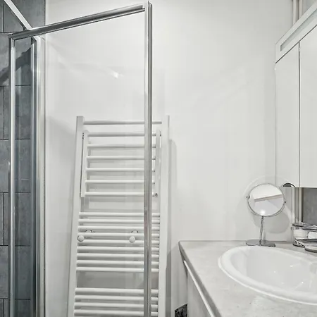 De Charme Dans Le Saint-lambert By Weekome Apartment